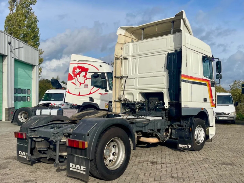 DAF 95.480 VERY CLEAN! EURO 4, PTO, HYDRAULIC, 2X FUEL TANK - Tegljač: slika 5 DAF 95.480 VERY CLEAN! EURO 4, PTO, HYDRAULIC, 2X FUEL TANK - Tegljač: slika 5