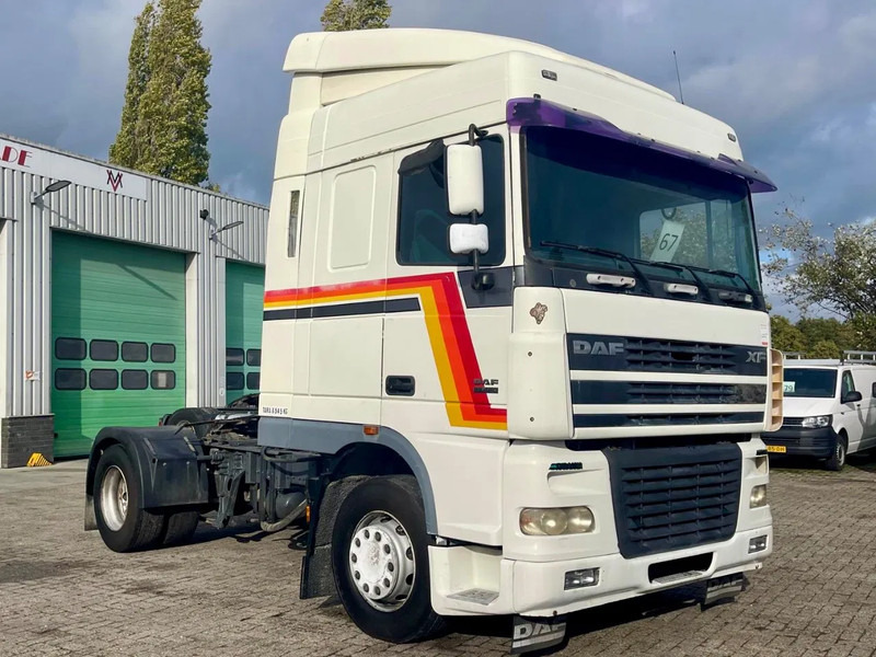 DAF 95.480 VERY CLEAN! EURO 4, PTO, HYDRAULIC, 2X FUEL TANK - Tegljač: slika 3 DAF 95.480 VERY CLEAN! EURO 4, PTO, HYDRAULIC, 2X FUEL TANK - Tegljač: slika 3