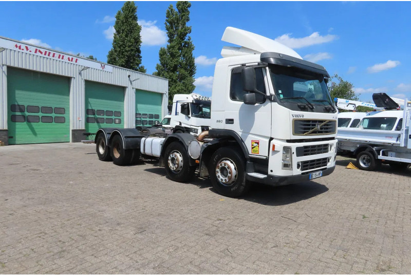 Volvo FM 12.380 8x4 FULL SPRING. 100% condition! - Kamion sa golom šasijom i zatvorenom kabinom: slika 1 Volvo FM 12.380 8x4 FULL SPRING. 100% condition! - Kamion sa golom šasijom i zatvorenom kabinom: slika 1