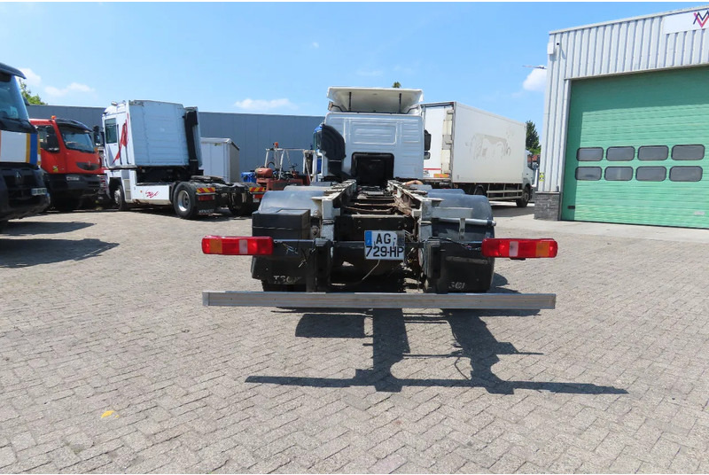 Volvo FM 380 8x4 FULL SPRING. 100% condition! - Kamion sa golom šasijom i zatvorenom kabinom: slika 5 Volvo FM 380 8x4 FULL SPRING. 100% condition! - Kamion sa golom šasijom i zatvorenom kabinom: slika 5