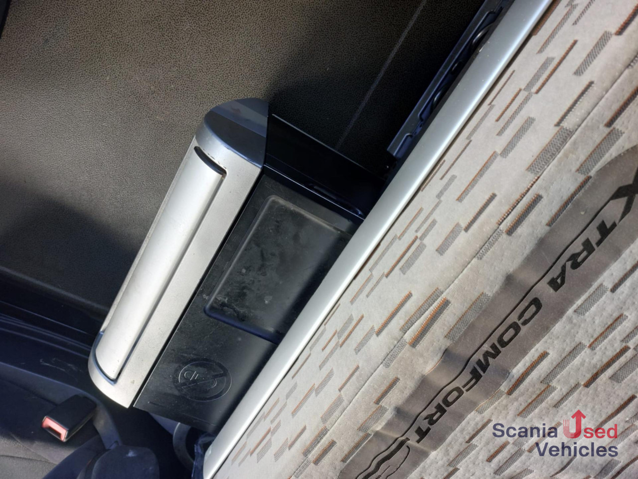 DAF XF 460 FT Space Cab Low deck - Tegljač: slika 2 DAF XF 460 FT Space Cab Low deck - Tegljač: slika 2