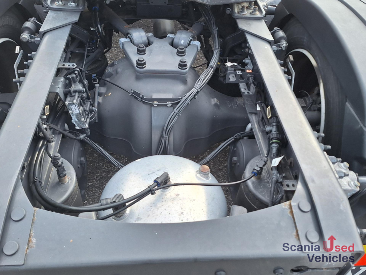 VOLVO FH 500 Lowliner Euro 6 TUV NEU !! - Tegljač: slika 3 VOLVO FH 500 Lowliner Euro 6 TUV NEU !! - Tegljač: slika 3