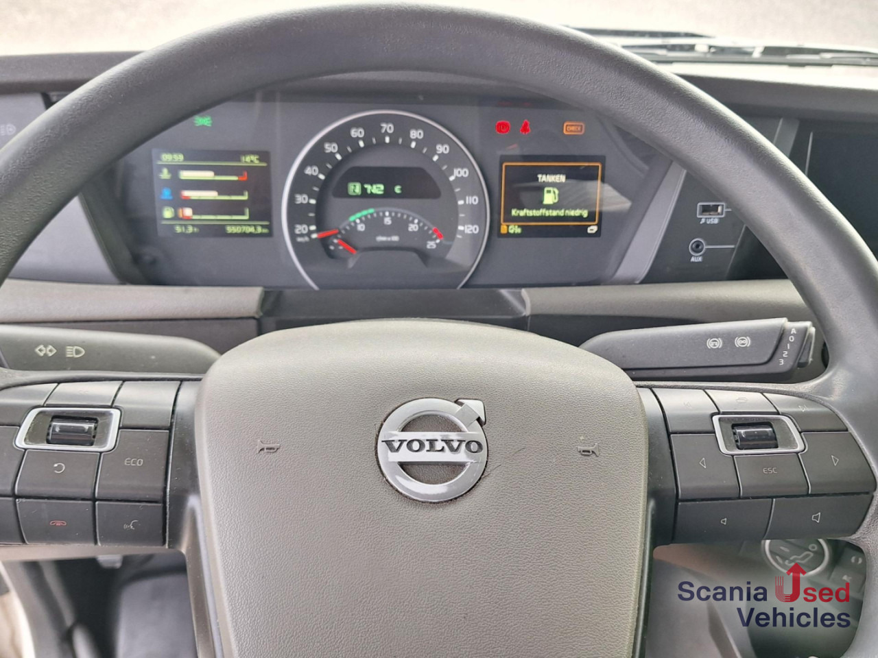 VOLVO FH 500 Lowliner Euro 6 TUV NEU !! - Tegljač: slika 4 VOLVO FH 500 Lowliner Euro 6 TUV NEU !! - Tegljač: slika 4