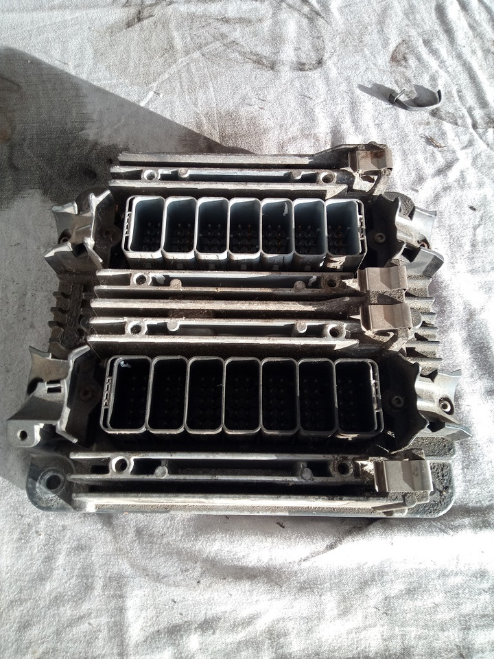 EDC Scania R450 DC13115 2330863 - Upravljačka jedinica za Kamion: slika 2 EDC Scania R450 DC13115 2330863 - Upravljačka jedinica za Kamion: slika 2