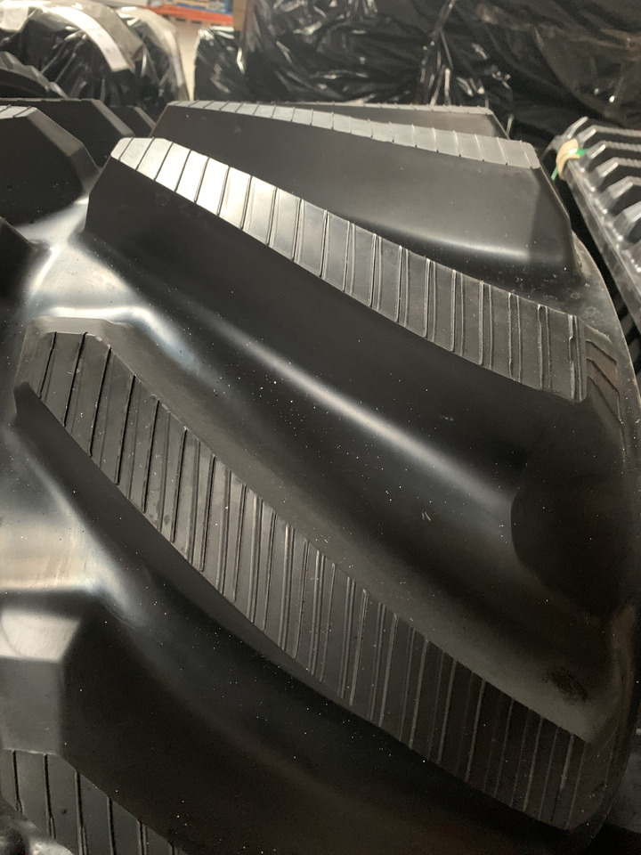 Rubber track for CNH and NH Combine 24" and 28.5" - Šine za Kombinovani kombajn: slika 3 Rubber track for CNH and NH Combine 24" and 28.5" - Šine za Kombinovani kombajn: slika 3