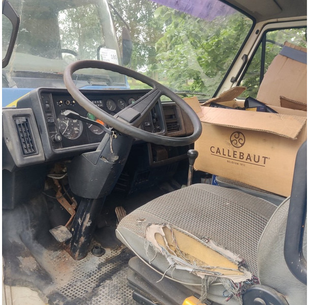 MAN 12250 - Kamion sa tovarnim sandukom: slika 2 MAN 12250 - Kamion sa tovarnim sandukom: slika 2