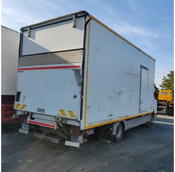 Mercedes-Benz 818 - Kamion sa zatvorenim sandukom: slika 3 Mercedes-Benz 818 - Kamion sa zatvorenim sandukom: slika 3