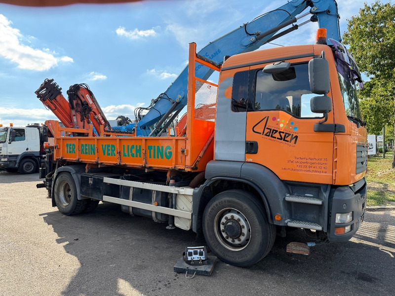 MAN TGA 18.310 4x4 Hydro-drive 2-SEITEN KIPPER + KRAN ATLAS 165 (4x) + RADIO - BE truck - Istovarivač, Kamion sa dizalicom: slika 2 MAN TGA 18.310 4x4 Hydro-drive 2-SEITEN KIPPER + KRAN ATLAS 165 (4x) + RADIO - BE truck - Istovarivač, Kamion sa dizalicom: slika 2