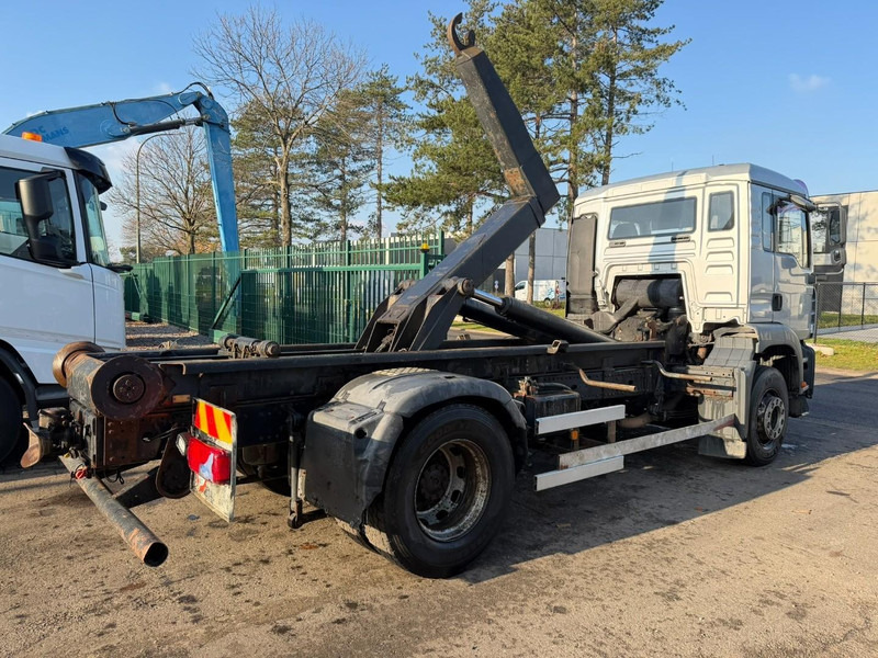 MAN TGA 18.350 4x2 19T HOOKLIFT / ABROLLKIPPER / GANCHO / AMPLIROL - EURO 3 - AS TRONIC AUTOMATIC - Kamion sa hidrauličnom kukom: slika 5 MAN TGA 18.350 4x2 19T HOOKLIFT / ABROLLKIPPER / GANCHO / AMPLIROL - EURO 3 - AS TRONIC AUTOMATIC - Kamion sa hidrauličnom kukom: slika 5