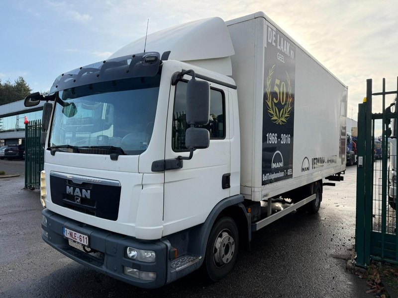 MAN TGL 8.180 4x2 BL COSED BOX / BAKWAGEN / CAISSE FERMEE - *184.000km* - 3 SEATER - EURO 5 - AIR SUSPENSION - BOX 6m00 x 2m49 x 2m38 - BE TRUCK - Kamion sa zatvorenim sandukom: slika 3 MAN TGL 8.180 4x2 BL COSED BOX / BAKWAGEN / CAISSE FERMEE - *184.000km* - 3 SEATER - EURO 5 - AIR SUSPENSION - BOX 6m00 x 2m49 x 2m38 - BE TRUCK - Kamion sa zatvorenim sandukom: slika 3