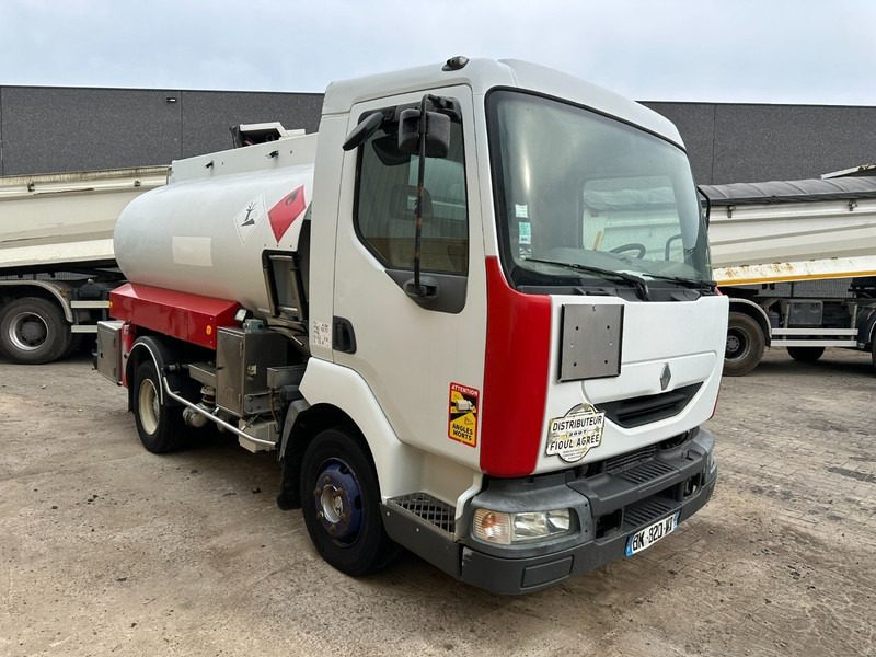 Renault MIDLUM 150 FUEL TANKER / CITERNE MAZOUT - 6500L - 3 COMPARTIMENTS - *ENGINE PROBLEM* - Kamion cisterna: slika 2 Renault MIDLUM 150 FUEL TANKER / CITERNE MAZOUT - 6500L - 3 COMPARTIMENTS - *ENGINE PROBLEM* - Kamion cisterna: slika 2