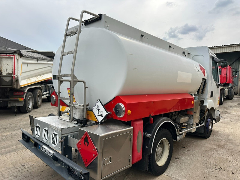 Renault MIDLUM 150 FUEL TANKER / CITERNE MAZOUT - 6500L - 3 COMPARTIMENTS - *ENGINE PROBLEM* - Kamion cisterna: slika 3 Renault MIDLUM 150 FUEL TANKER / CITERNE MAZOUT - 6500L - 3 COMPARTIMENTS - *ENGINE PROBLEM* - Kamion cisterna: slika 3