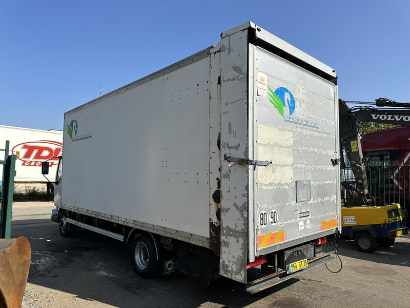 Renault MIDLUM 180 DCI 10T - CLOSED BOX 6.5m x 2.47m x 2.52m - E3 - AIR SUSPENSION - MANUAL - FR TRUCK - Kamion sa zatvorenim sandukom: slika 4 Renault MIDLUM 180 DCI 10T - CLOSED BOX 6.5m x 2.47m x 2.52m - E3 - AIR SUSPENSION - MANUAL - FR TRUCK - Kamion sa zatvorenim sandukom: slika 4