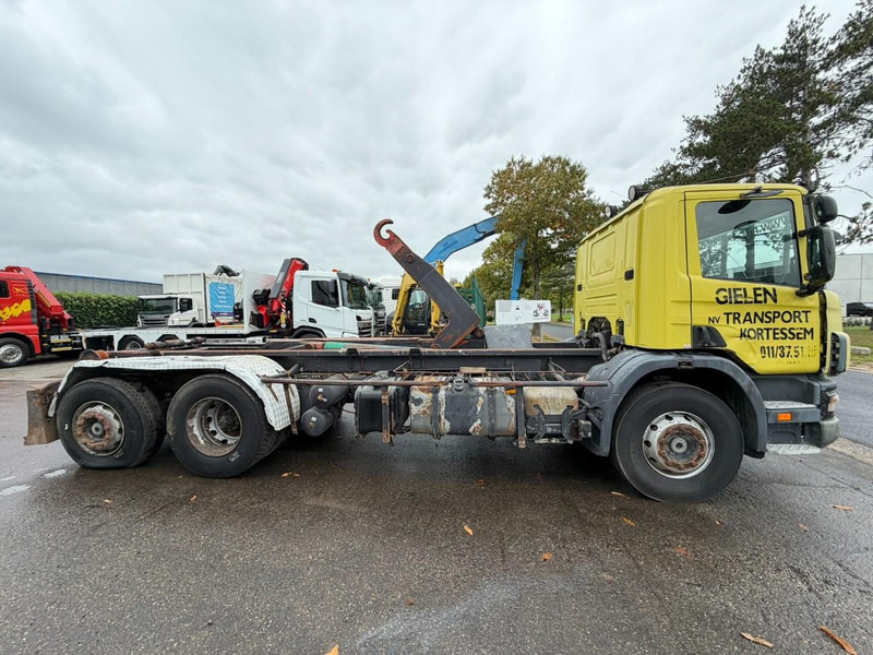 Scania 94G-260 6x2 HOOKLIFT / GANCHO - MANUAL - BE TRUCK - Kamion sa hidrauličnom kukom: slika 4 Scania 94G-260 6x2 HOOKLIFT / GANCHO - MANUAL - BE TRUCK - Kamion sa hidrauličnom kukom: slika 4