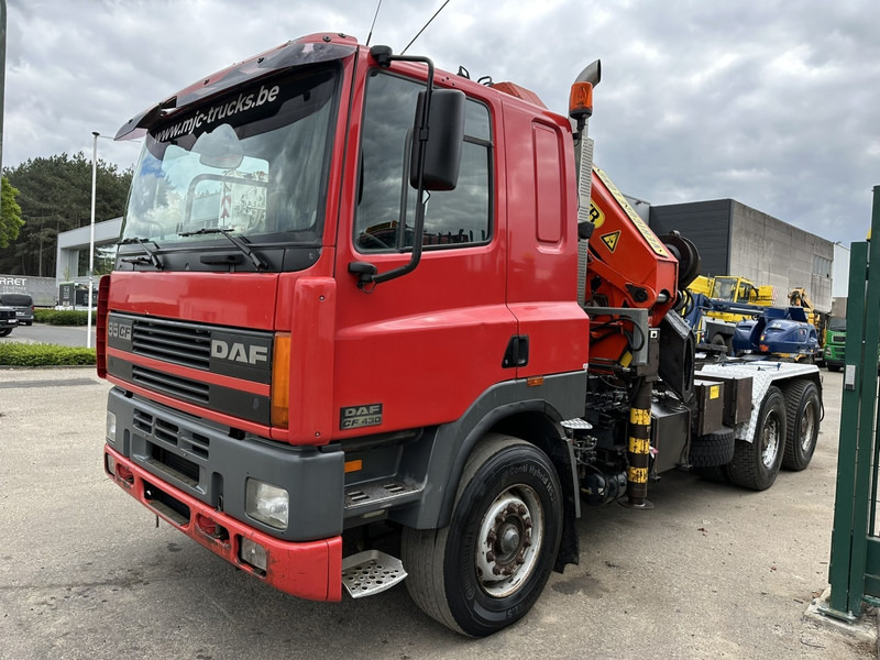 DAF 85 CF 430 6x4 TRACTOR + CRANE PK 32.000 F (7x) + WINCH - EURO 2 - MANUAL ZF - HUB REDUCTION / STEEL SPRING - BE TRUCK - Tegljač: slika 3 DAF 85 CF 430 6x4 TRACTOR + CRANE PK 32.000 F (7x) + WINCH - EURO 2 - MANUAL ZF - HUB REDUCTION / STEEL SPRING - BE TRUCK - Tegljač: slika 3