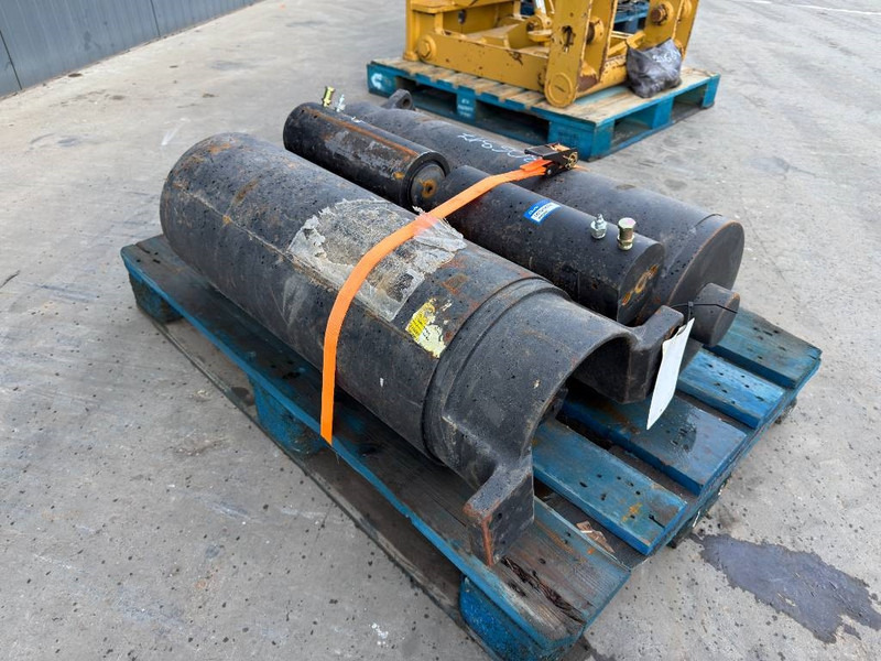 Cat 2x Pieces 336 / 340 / 345 Tension Device / Spanner - Ram/ Šasija za Građevinska mašina: slika 3 Cat 2x Pieces 336 / 340 / 345 Tension Device / Spanner - Ram/ Šasija za Građevinska mašina: slika 3