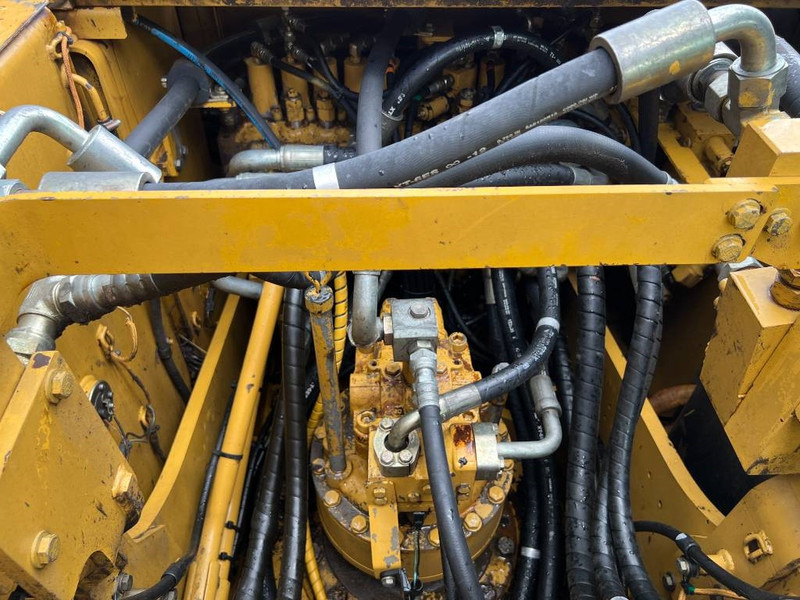 Bager guseničar Cat 320D L: slika 19