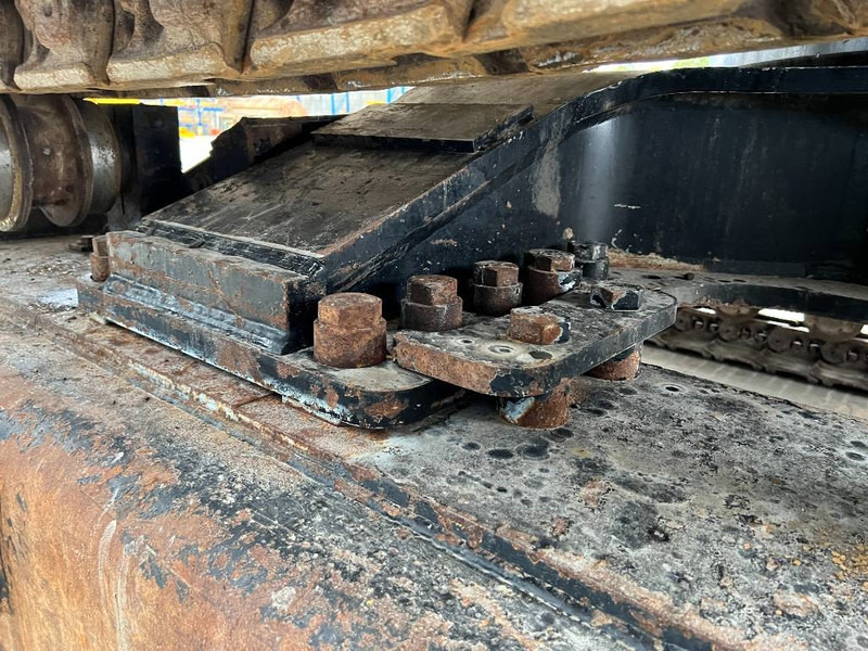 Bager guseničar Cat 352F: slika 17