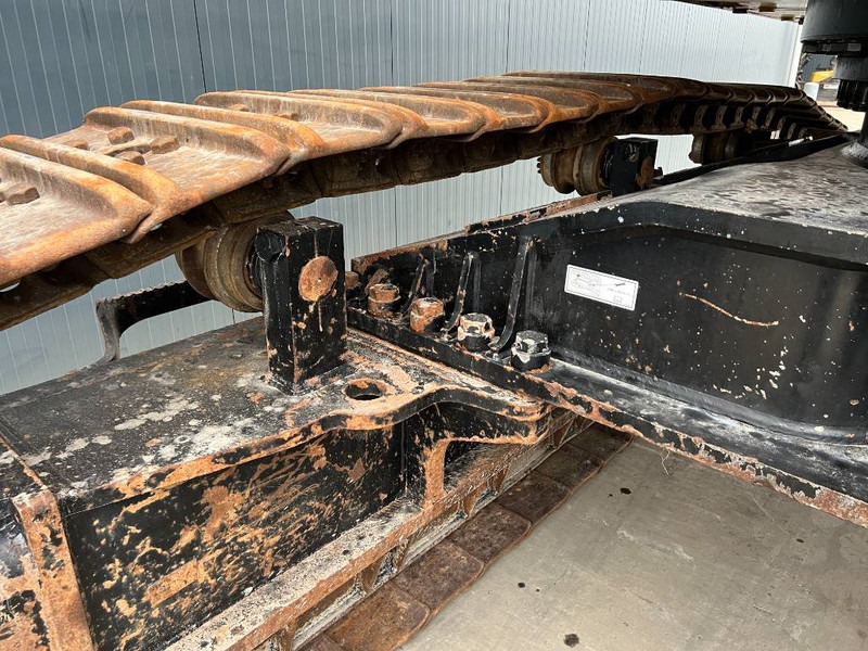 Bager guseničar Cat 352F: slika 15