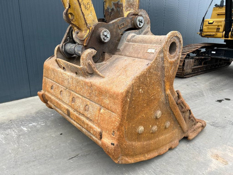 Bager guseničar Cat 352F: slika 12