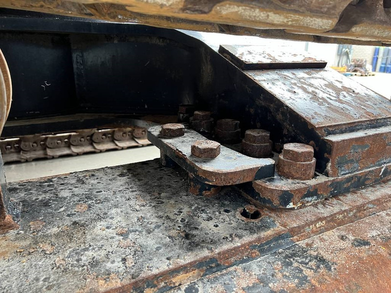 Bager guseničar Cat 352F: slika 18