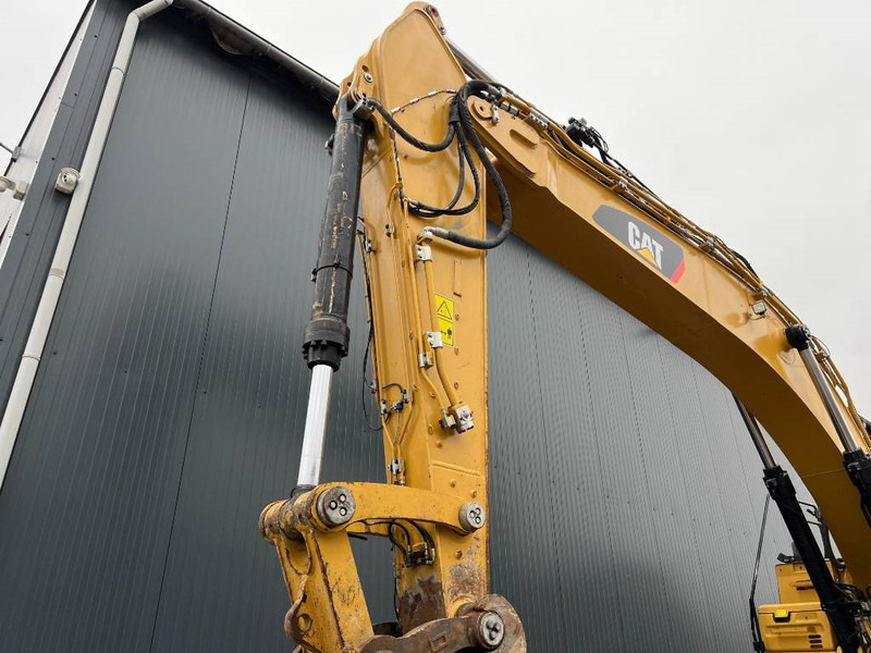 Bager guseničar Cat 352F: slika 13