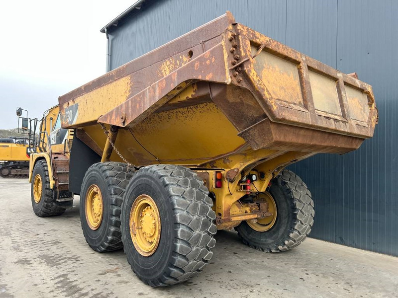 Cat 730 - Zglobni kiper: slika 3 Cat 730 - Zglobni kiper: slika 3