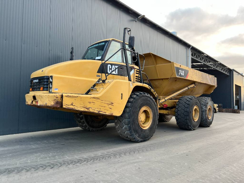 Cat 740 - Zglobni kiper: slika 1 Cat 740 - Zglobni kiper: slika 1