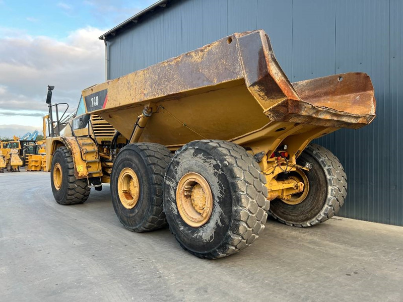Cat 740 - Zglobni kiper: slika 3 Cat 740 - Zglobni kiper: slika 3