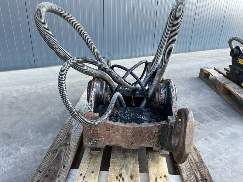 Brza spojnica za Građevinska mašina OilQuick OQ65 - 311F / 313F / 315F: slika 16