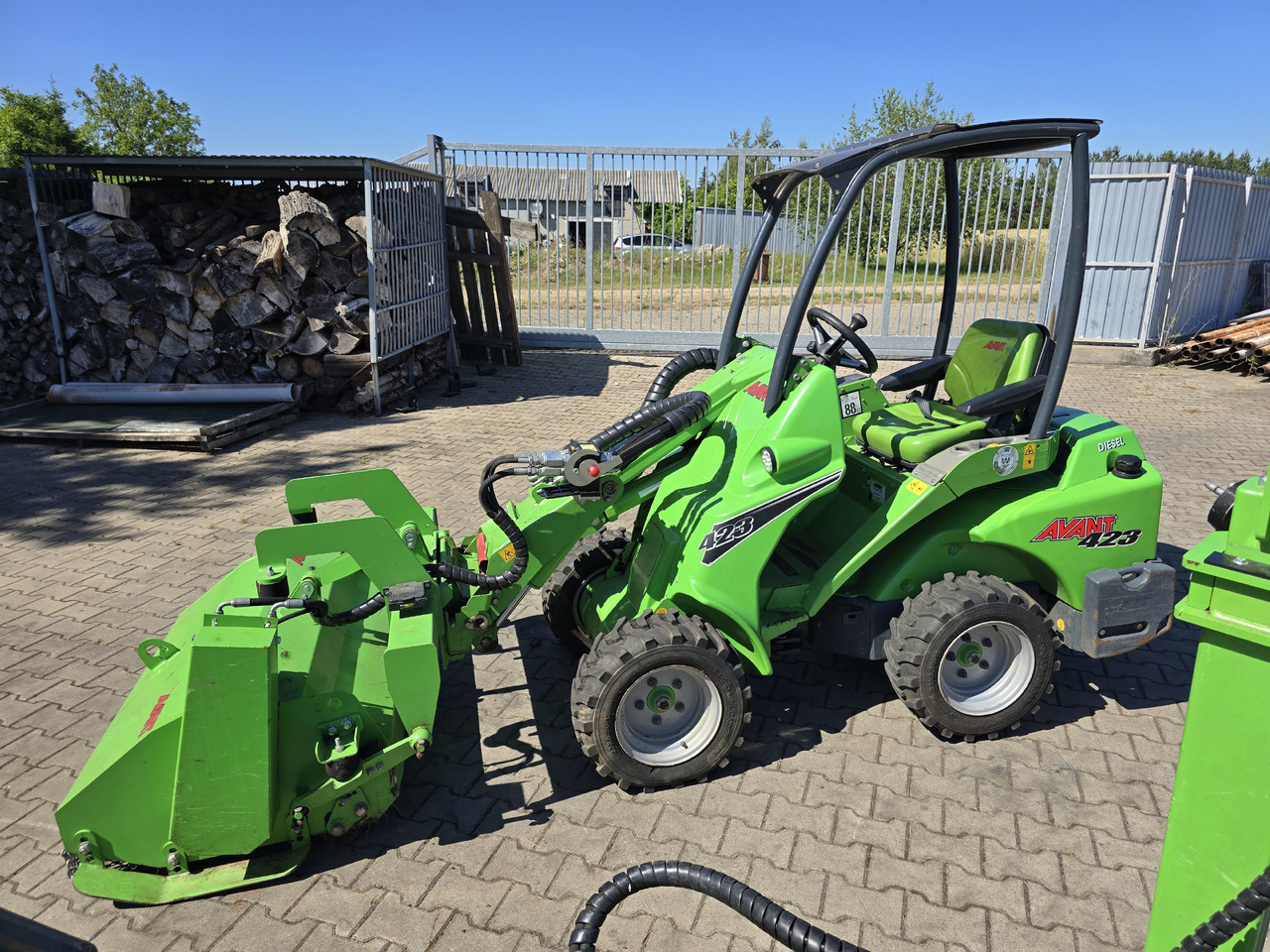 AVANT 423 - Mini utovarivač: slika 3 AVANT 423 - Mini utovarivač: slika 3