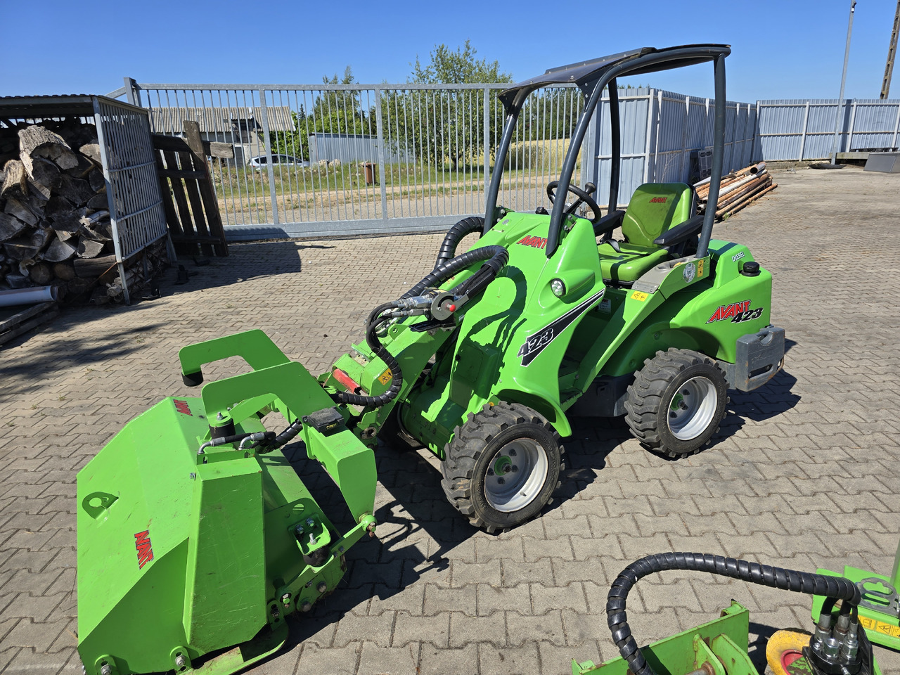 AVANT 423 - Mini utovarivač: slika 2 AVANT 423 - Mini utovarivač: slika 2