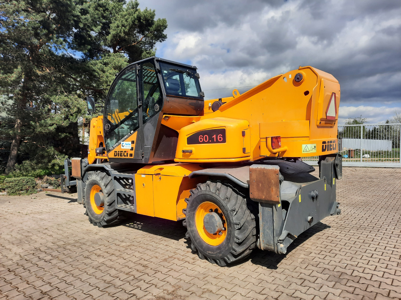 Dieci PEGASUS 60.16 (2.0) ( 6 t / 16 m) - 2016 r. - Utovarivač točkaš: slika 5 Dieci PEGASUS 60.16 (2.0) ( 6 t / 16 m) - 2016 r. - Utovarivač točkaš: slika 5