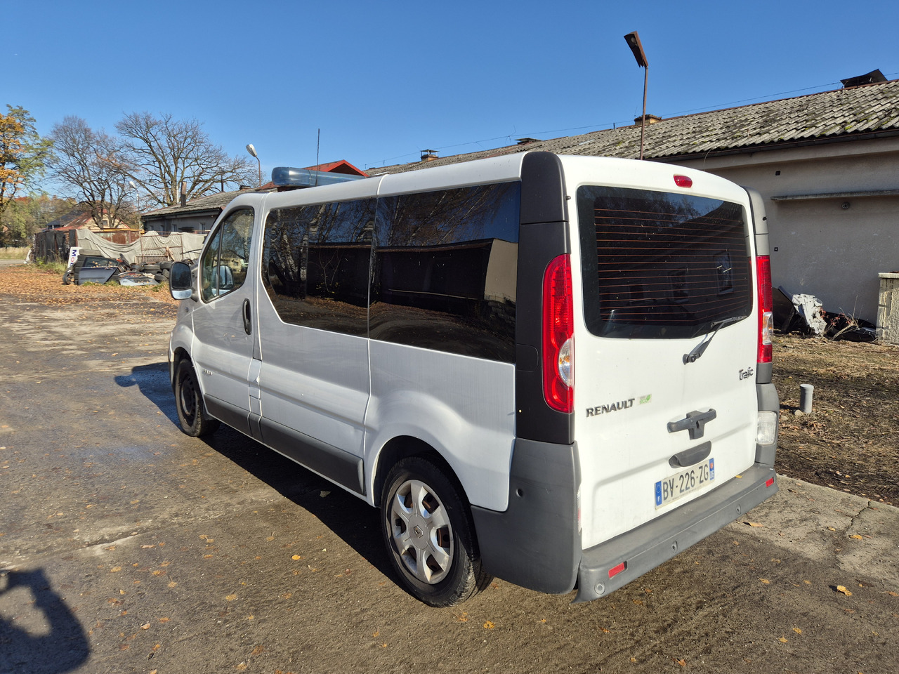 RENAULT Trafic 2.0 dCi 115 KM - Druga mašina: slika 5 RENAULT Trafic 2.0 dCi 115 KM - Druga mašina: slika 5