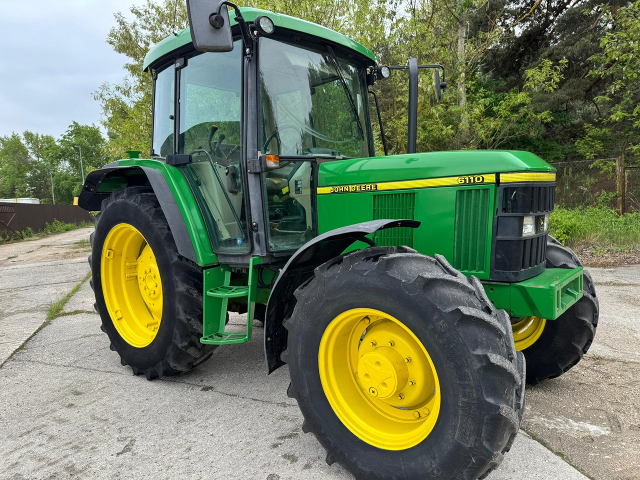 JOHN DEERE 6110 - Traktor: slika 1 JOHN DEERE 6110 - Traktor: slika 1