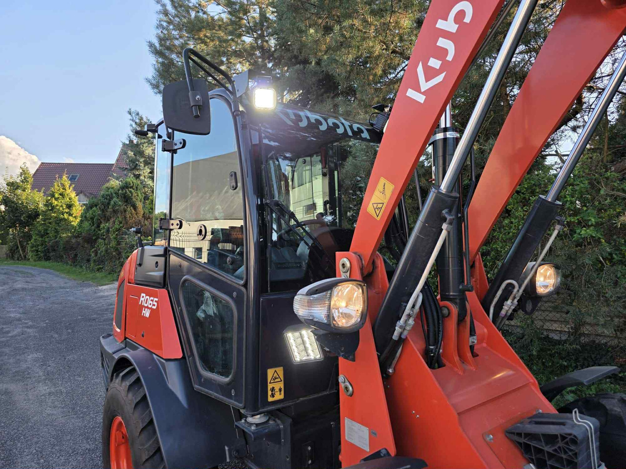 Kubota R065 HW - Utovarivač točkaš: slika 3 Kubota R065 HW - Utovarivač točkaš: slika 3