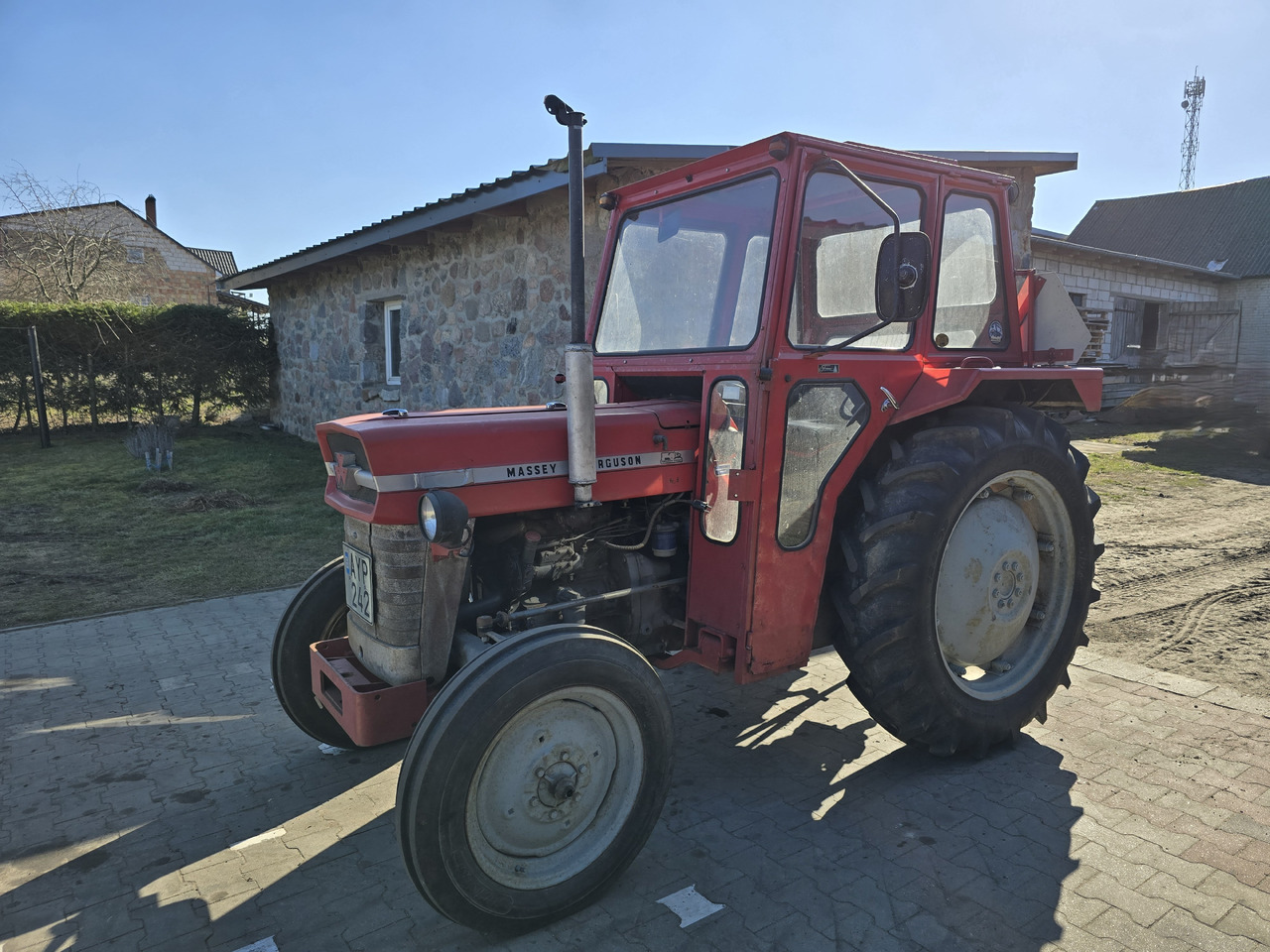 MASSEY FERGUSON 135 - Traktor: slika 1 MASSEY FERGUSON 135 - Traktor: slika 1