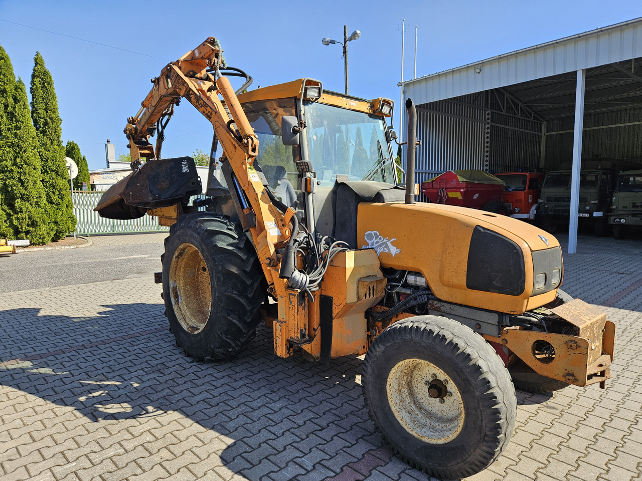 Renault Egros - Baštenska kosačica: slika 1 Renault Egros - Baštenska kosačica: slika 1