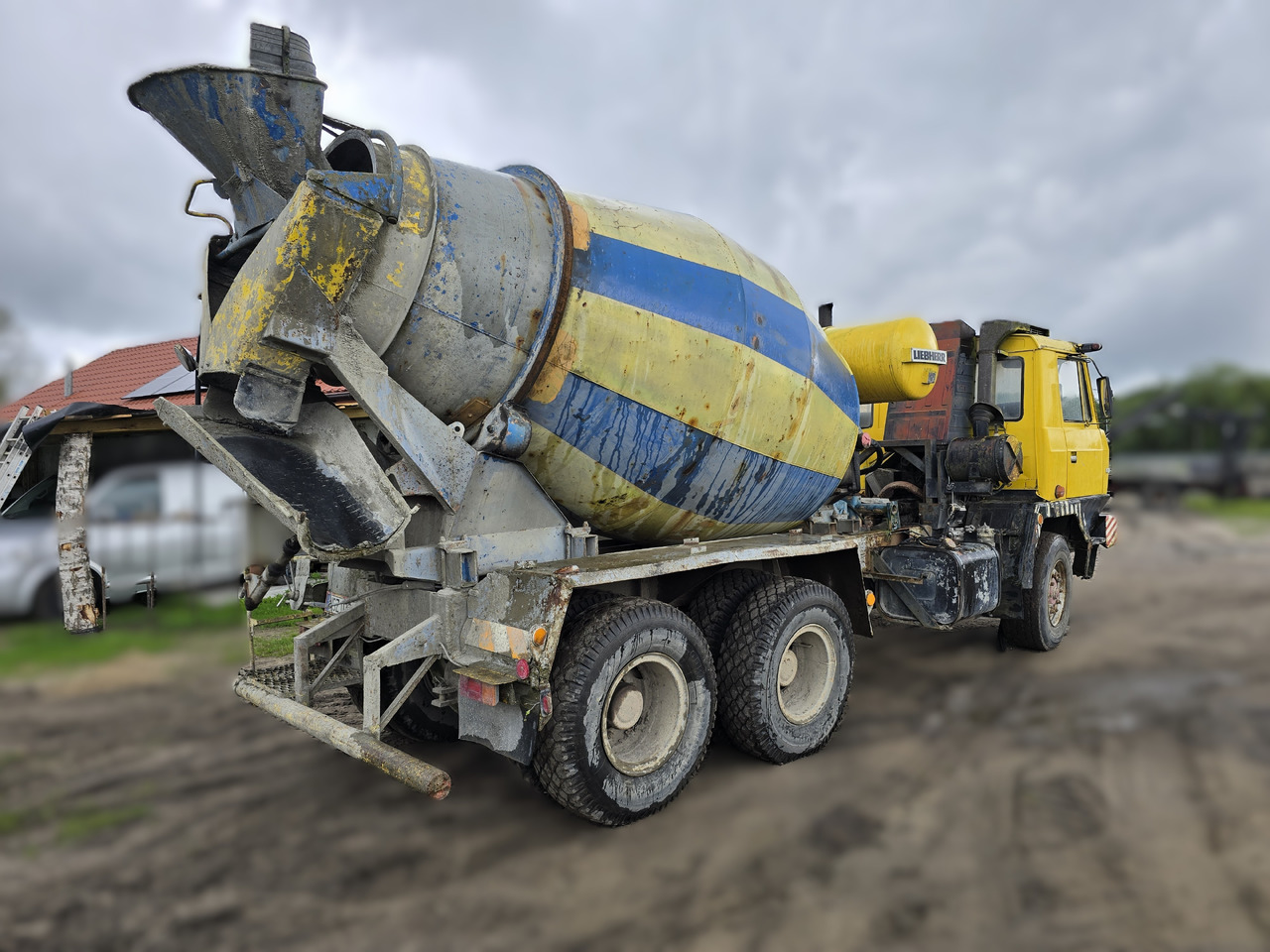 TATRA 6x6 (6 m3) betoniarka LIEBHERR - Mikser za beton: slika 5 TATRA 6x6 (6 m3) betoniarka LIEBHERR - Mikser za beton: slika 5
