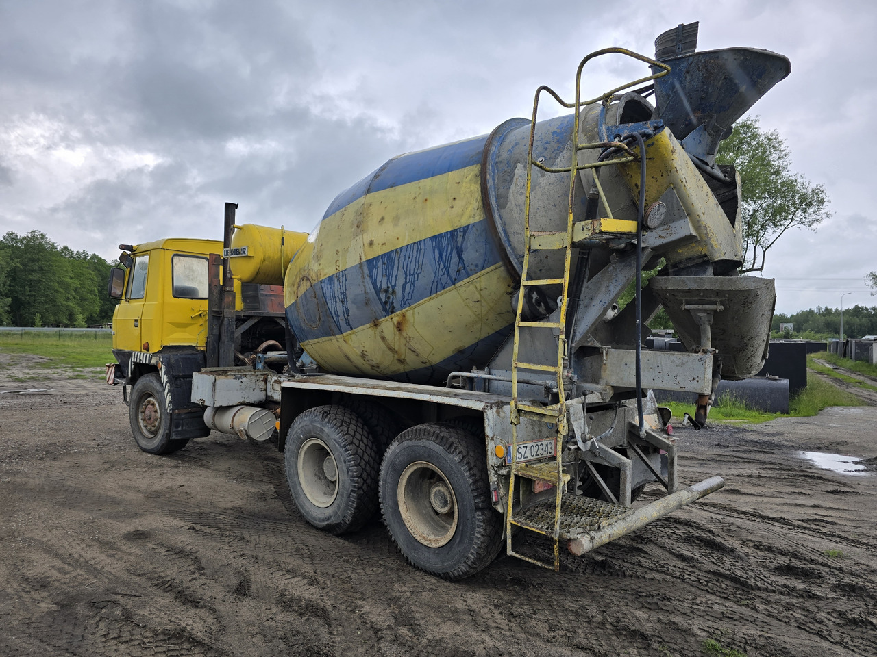 TATRA 6x6 (6 m3) betoniarka LIEBHERR - Mikser za beton: slika 3 TATRA 6x6 (6 m3) betoniarka LIEBHERR - Mikser za beton: slika 3
