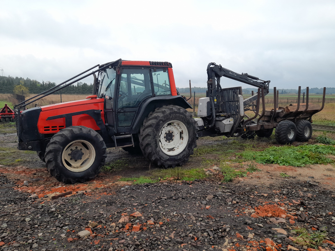 Valtra / Fao Far 6250 / 4768 - Šumarski traktor, Šumska prikolica: slika 1 Valtra / Fao Far 6250 / 4768 - Šumarski traktor, Šumska prikolica: slika 1