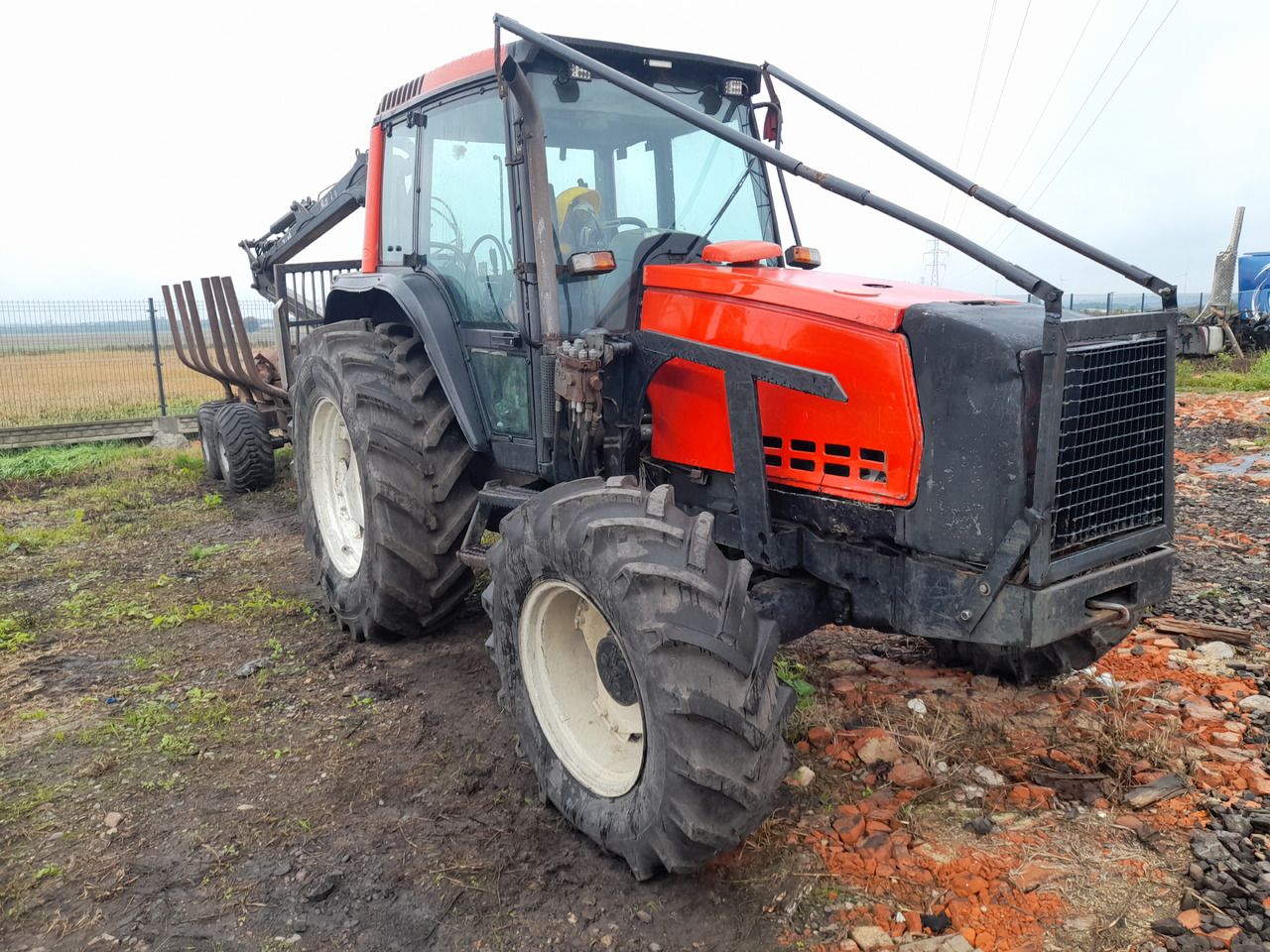 Valtra / Fao Far 6250 / 4768 - Šumarski traktor, Šumska prikolica: slika 4 Valtra / Fao Far 6250 / 4768 - Šumarski traktor, Šumska prikolica: slika 4