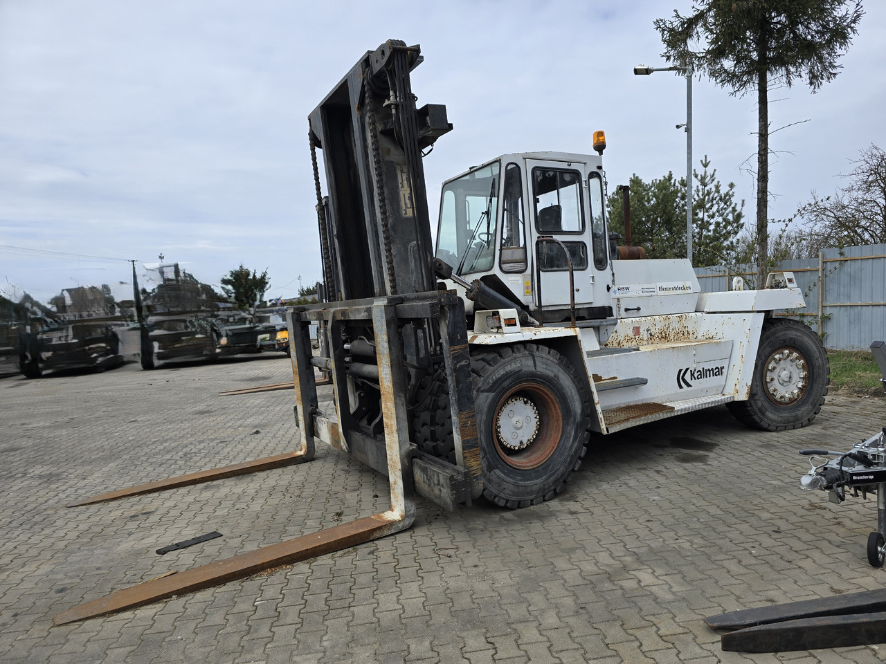 Kalmar DC18-1200N LB - Kamion za prevoz kontejnera/ Kamion sa promenjivim sandukom: slika 1 Kalmar DC18-1200N LB - Kamion za prevoz kontejnera/ Kamion sa promenjivim sandukom: slika 1
