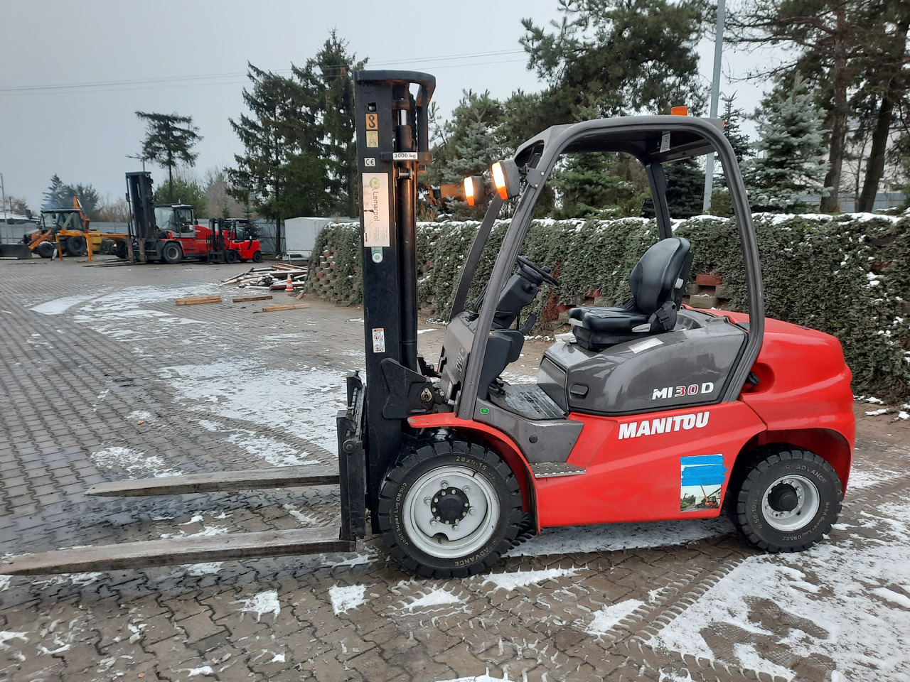Manitou MI30D - Dizel viljuškar: slika 4 Manitou MI30D - Dizel viljuškar: slika 4