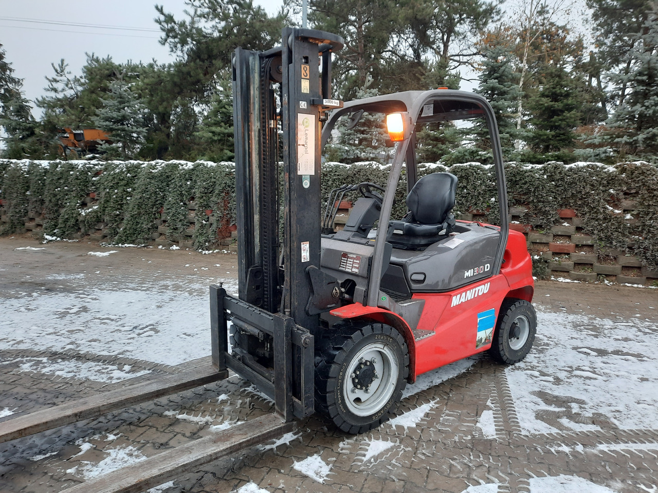 Manitou MI30D - Dizel viljuškar: slika 1 Manitou MI30D - Dizel viljuškar: slika 1