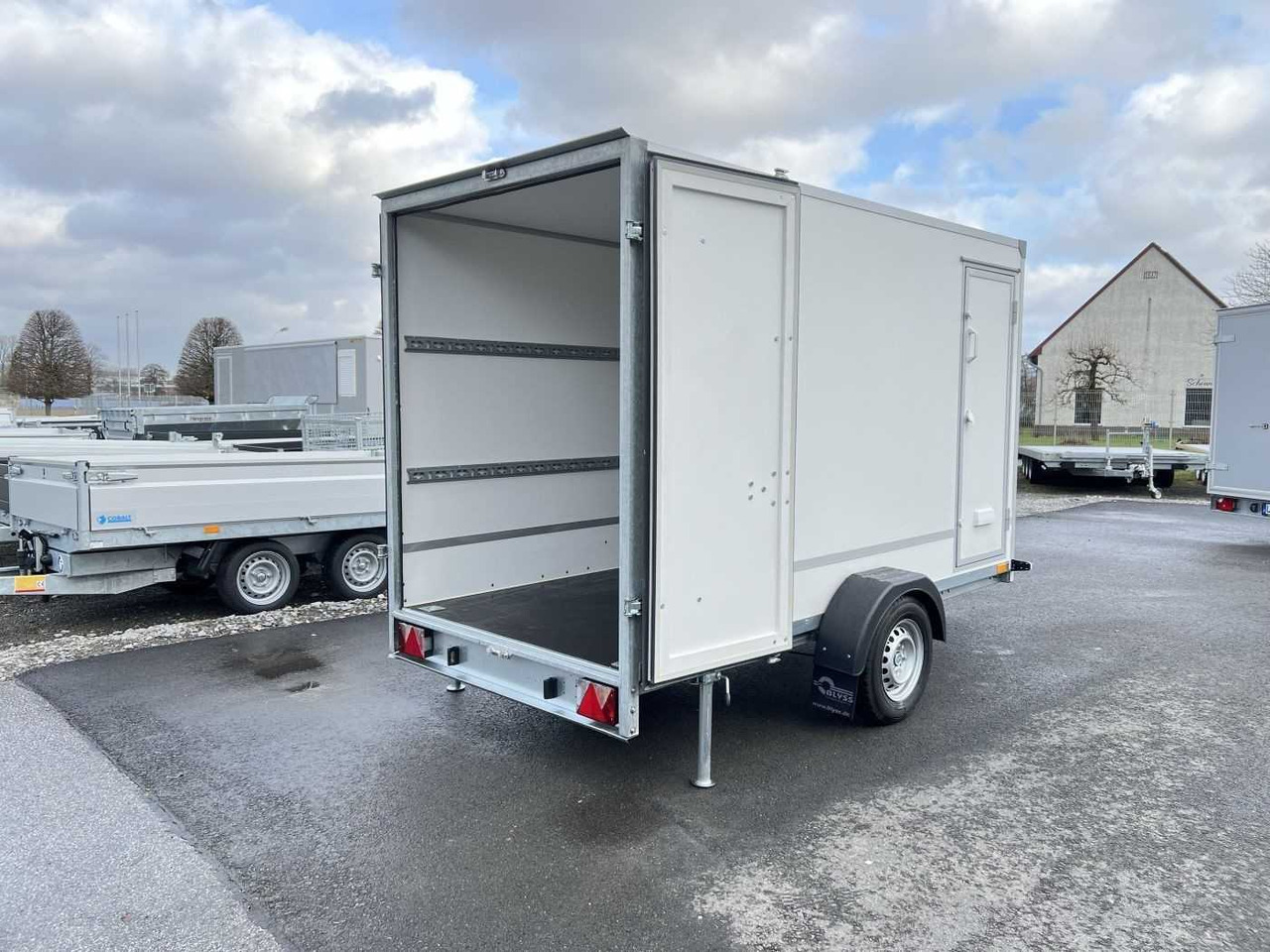 BLYSS F1330HD Seitentür Kofferanhänger - Prikolica sa zatvorenim sandukom: slika 3 BLYSS F1330HD Seitentür Kofferanhänger - Prikolica sa zatvorenim sandukom: slika 3