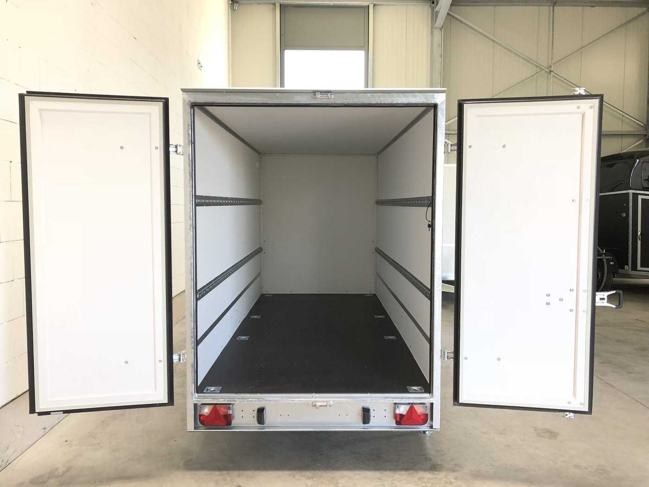 BLYSS F15336HD Kofferanhänger - Prikolica sa zatvorenim sandukom: slika 5 BLYSS F15336HD Kofferanhänger - Prikolica sa zatvorenim sandukom: slika 5