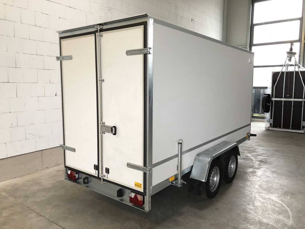 BLYSS F2736HTD Kofferanhänger - Prikolica sa zatvorenim sandukom: slika 2 BLYSS F2736HTD Kofferanhänger - Prikolica sa zatvorenim sandukom: slika 2