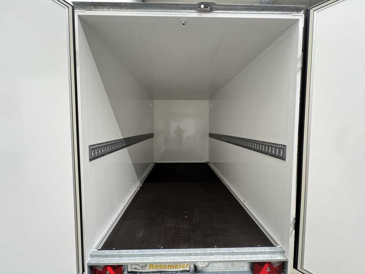 BLYSS FS2730/180HTL Kofferanhänger - Prikolica sa zatvorenim sandukom: slika 3 BLYSS FS2730/180HTL Kofferanhänger - Prikolica sa zatvorenim sandukom: slika 3