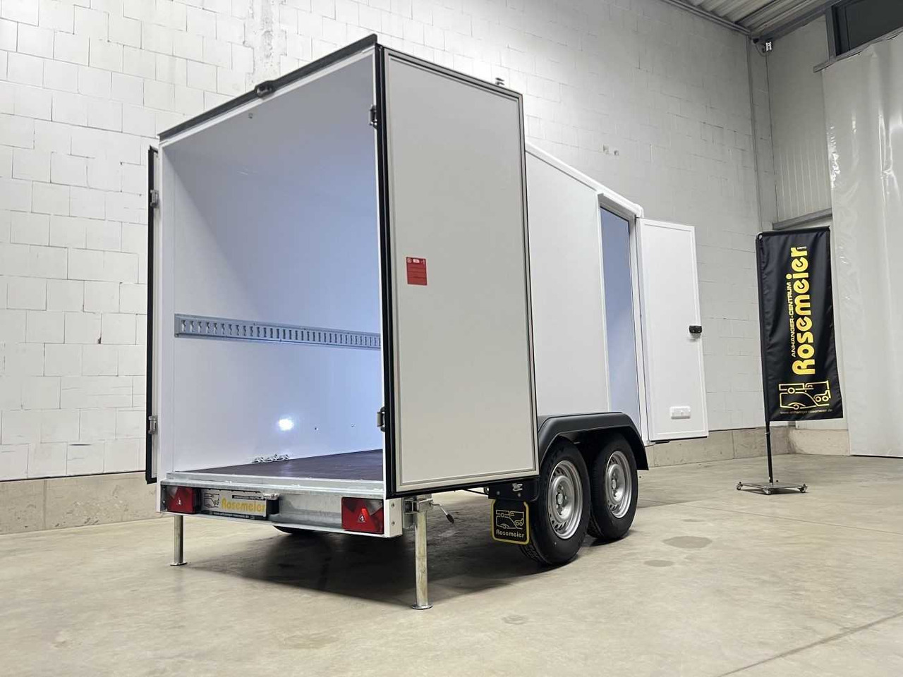 BLYSS FS2730/180HTL Tür Kofferanhänger - Prikolica sa zatvorenim sandukom: slika 5 BLYSS FS2730/180HTL Tür Kofferanhänger - Prikolica sa zatvorenim sandukom: slika 5